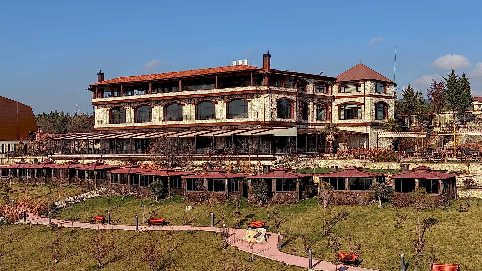 Mevsimsel Etkinlik Rehberi: Lider Club’da İlkbahar, Yaz, Sonbahar ve Kış Faaliyetleri